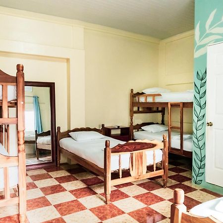 Hostal Eden Мойогальпа Экстерьер фото