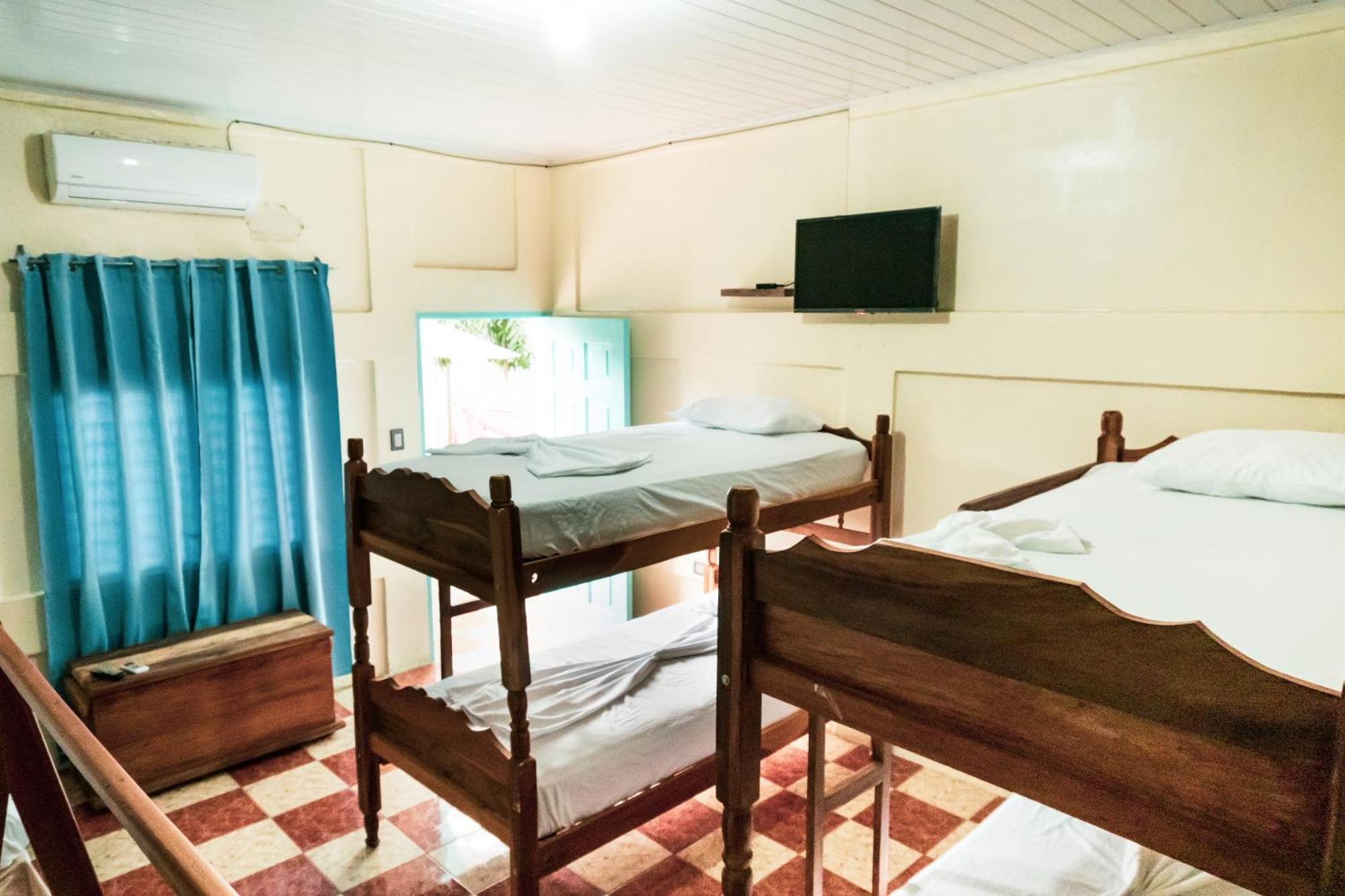 Hostal Eden Мойогальпа Экстерьер фото