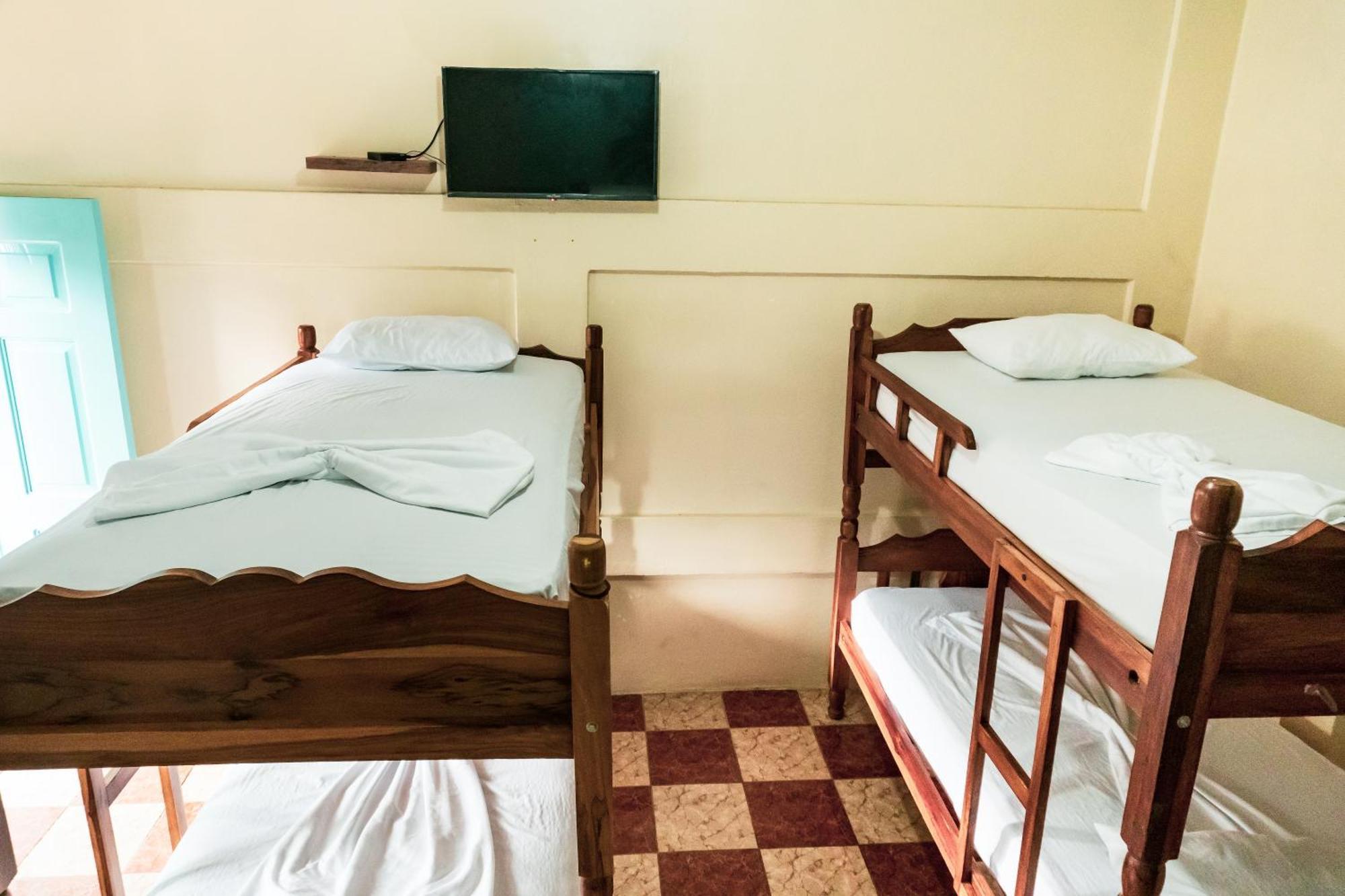Hostal Eden Мойогальпа Экстерьер фото