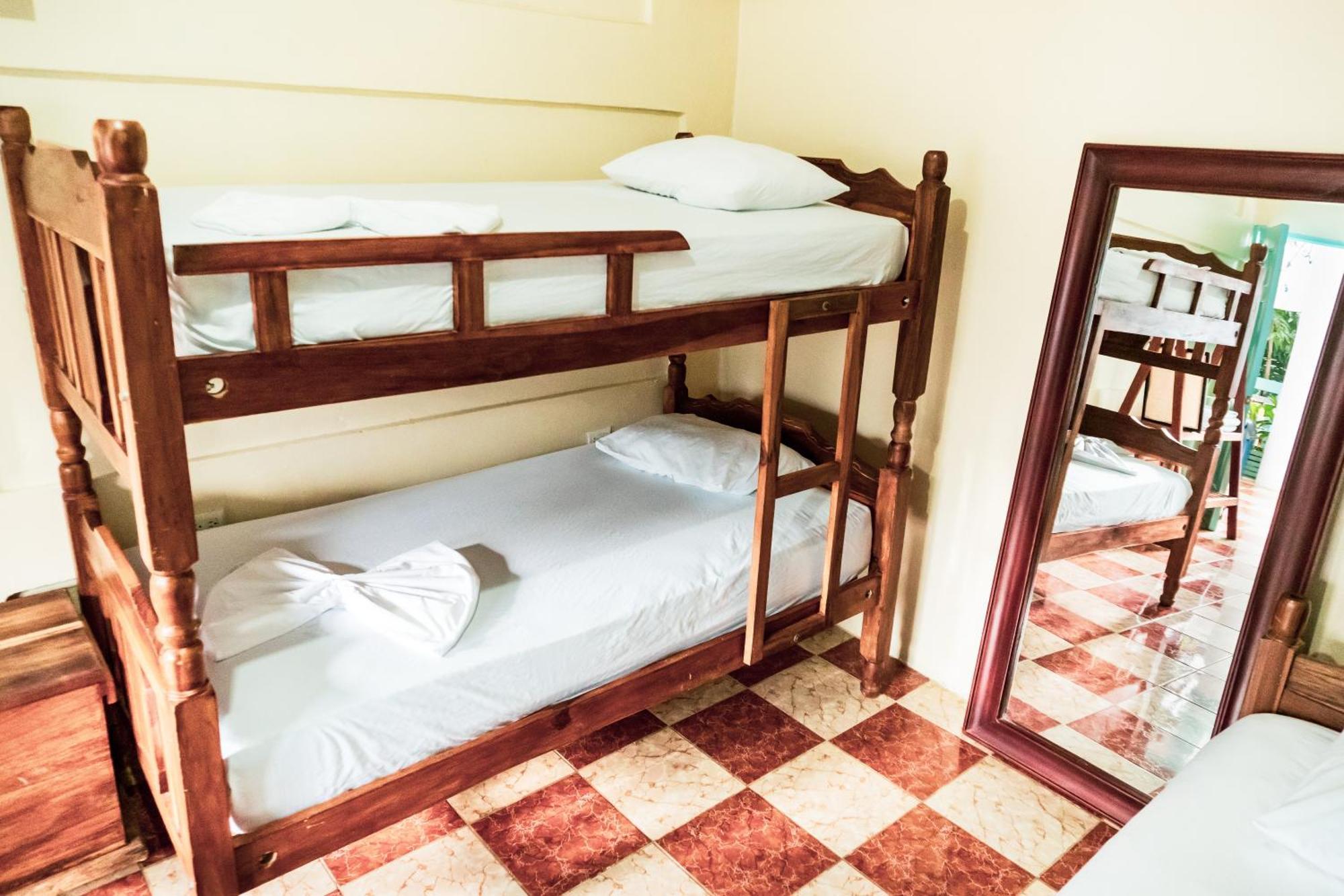 Hostal Eden Мойогальпа Экстерьер фото