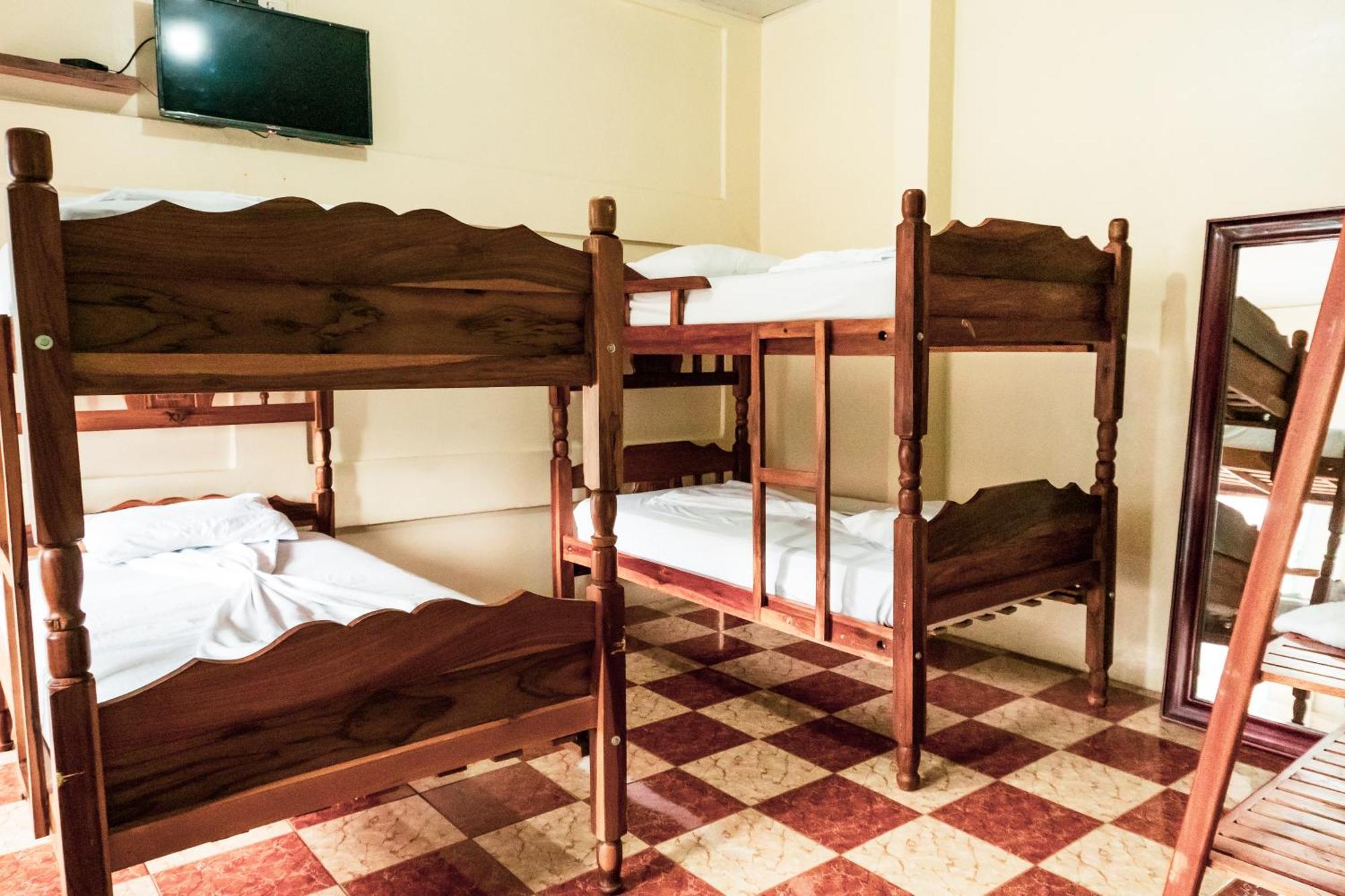Hostal Eden Мойогальпа Экстерьер фото
