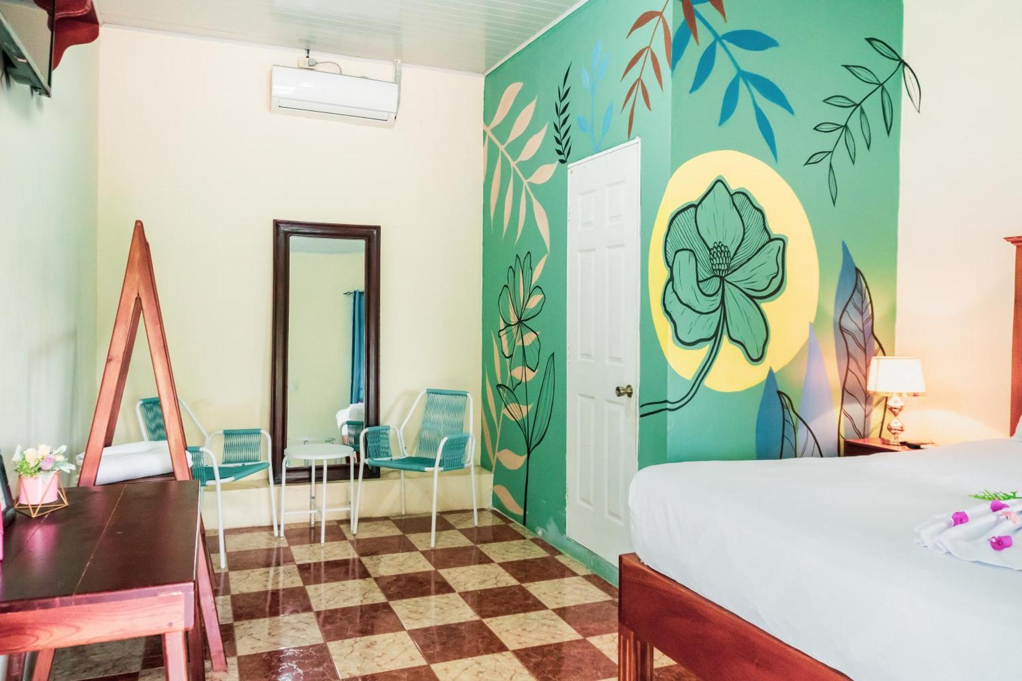 Hostal Eden Мойогальпа Экстерьер фото
