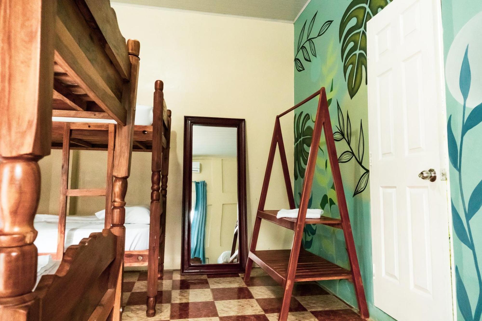 Hostal Eden Мойогальпа Экстерьер фото