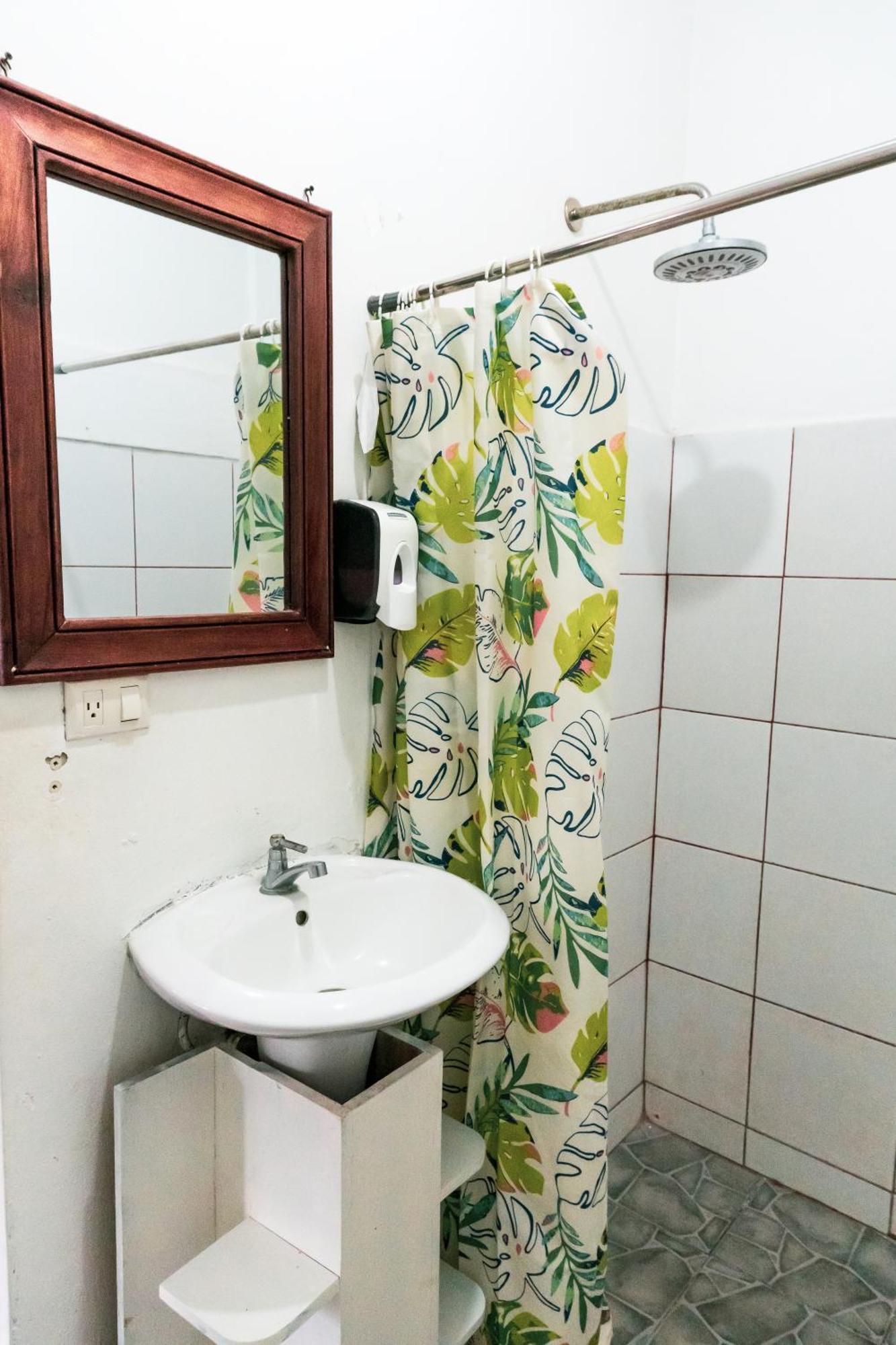 Hostal Eden Мойогальпа Экстерьер фото