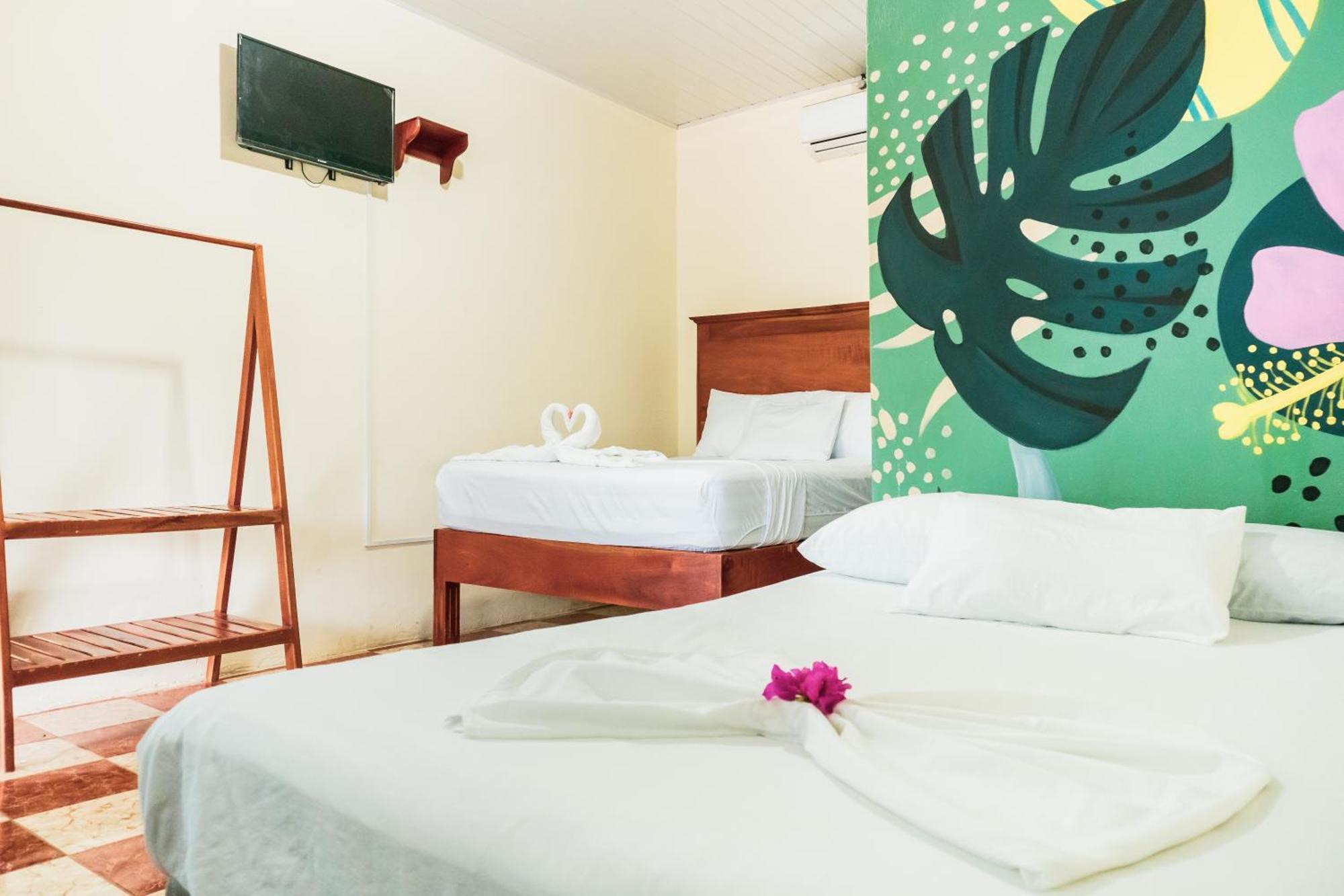 Hostal Eden Мойогальпа Экстерьер фото