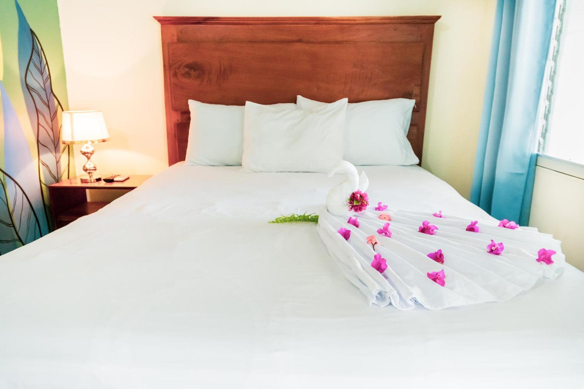 Hostal Eden Мойогальпа Экстерьер фото