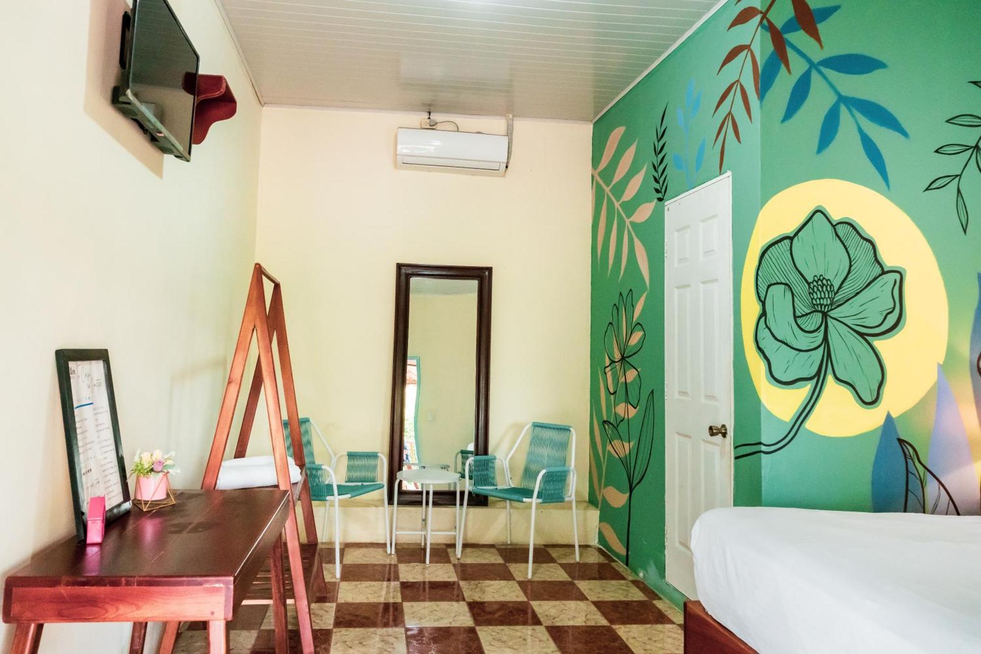 Hostal Eden Мойогальпа Экстерьер фото