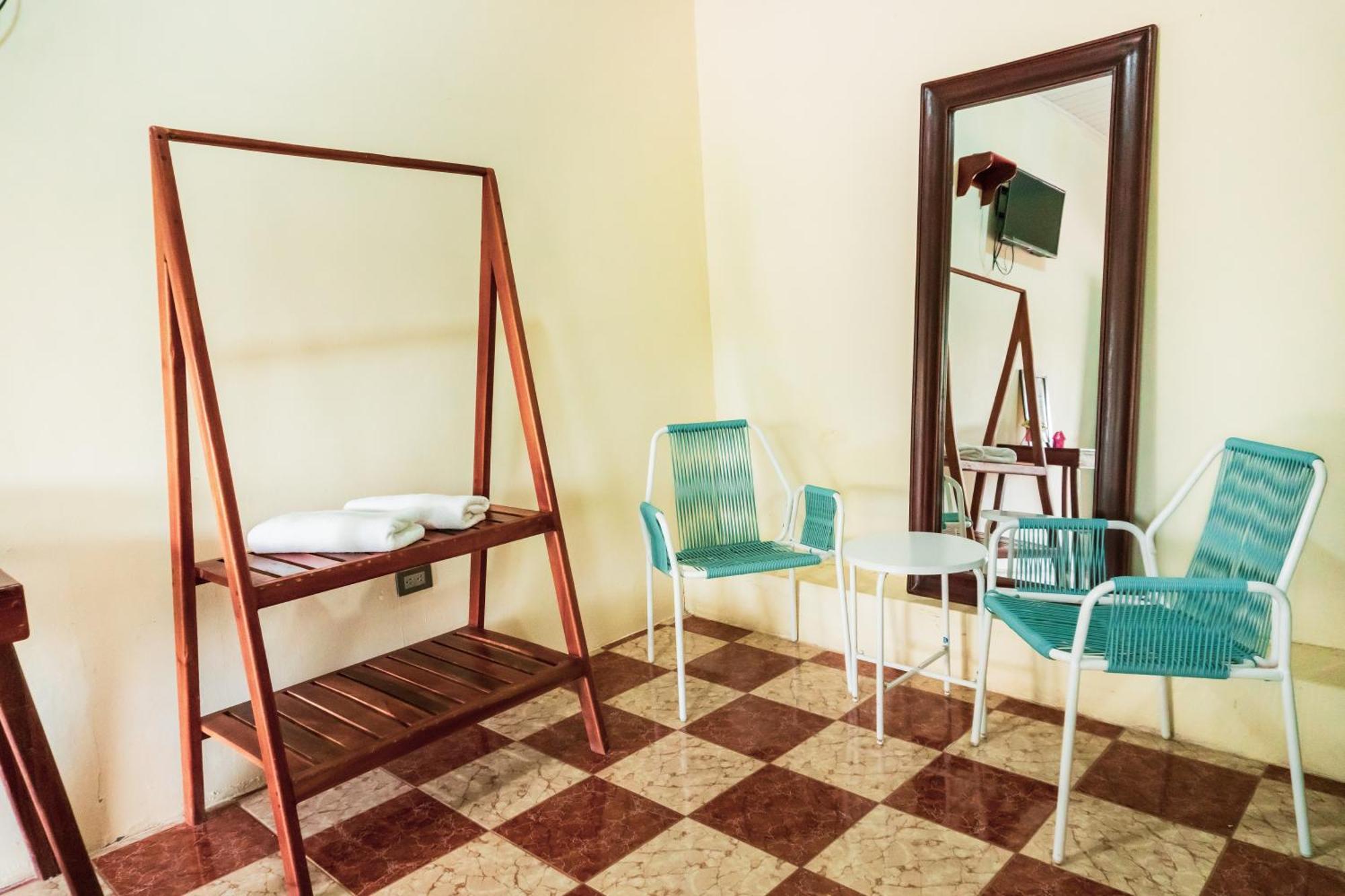 Hostal Eden Мойогальпа Экстерьер фото