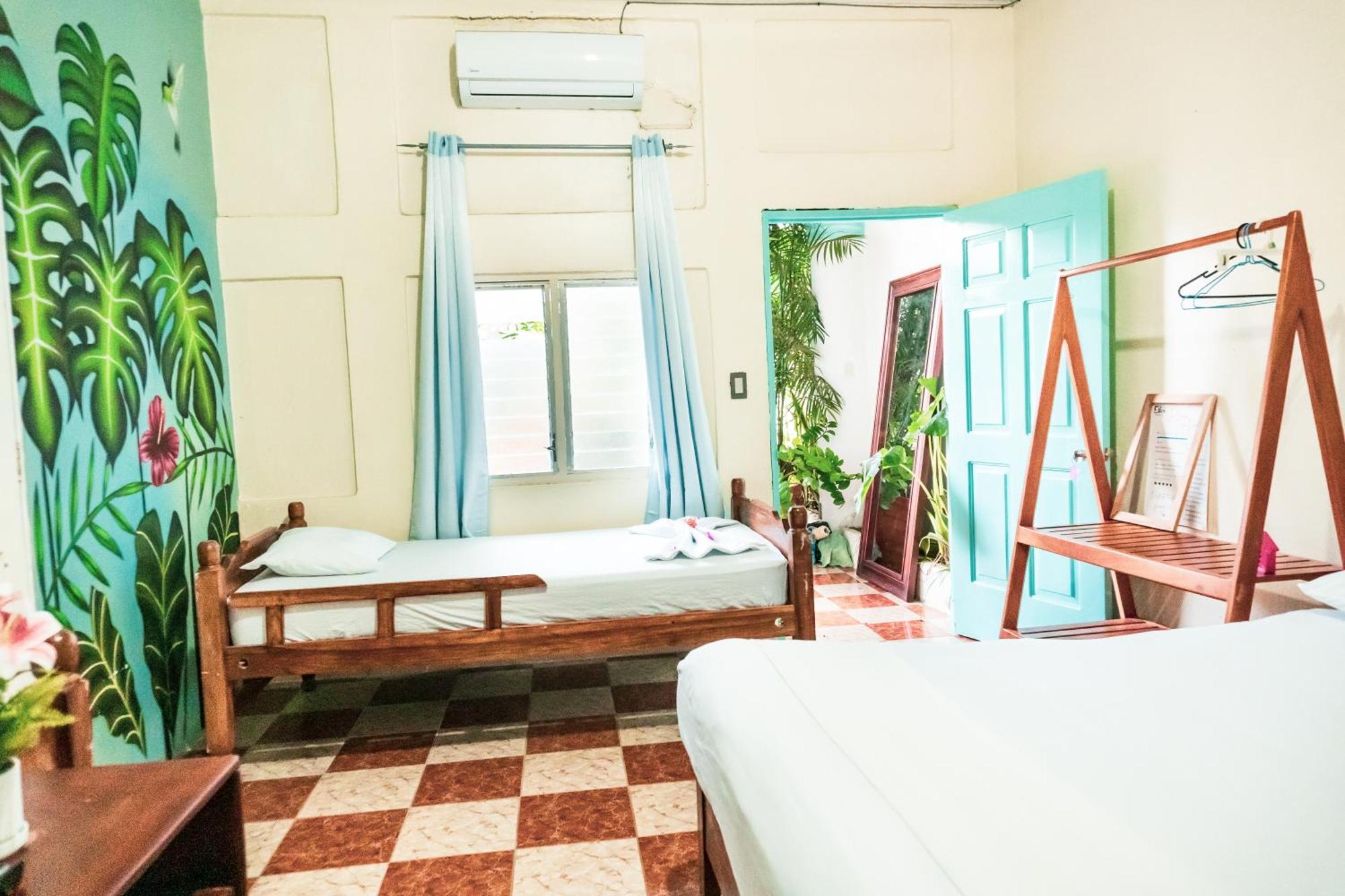 Hostal Eden Мойогальпа Экстерьер фото