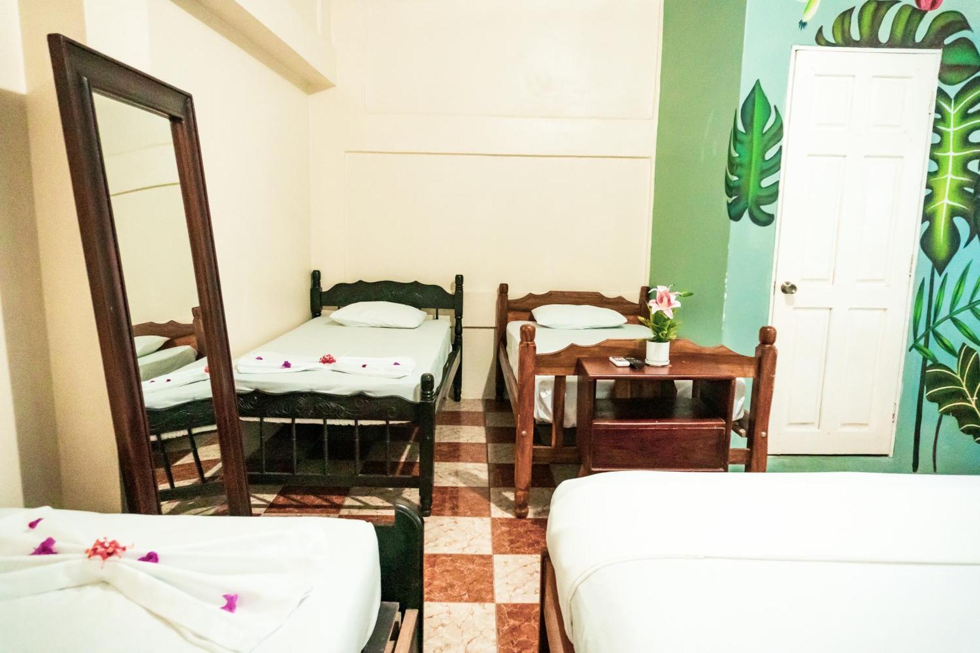 Hostal Eden Мойогальпа Экстерьер фото
