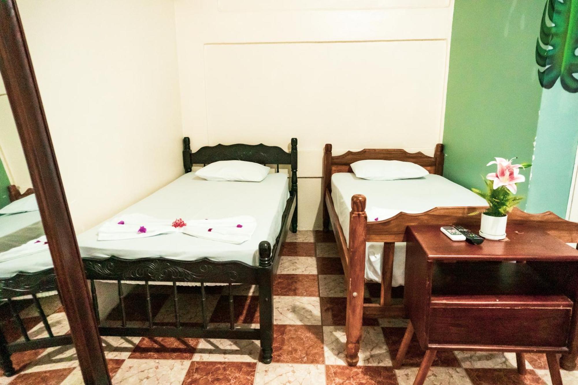 Hostal Eden Мойогальпа Экстерьер фото